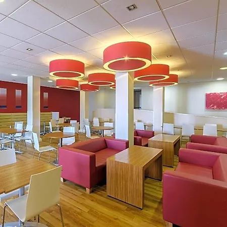 Travelodge St Nicholas 酒店